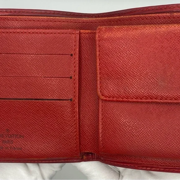 Louis Vuitton Red Leather Epi Textured Wallet - Picture 3 of 15